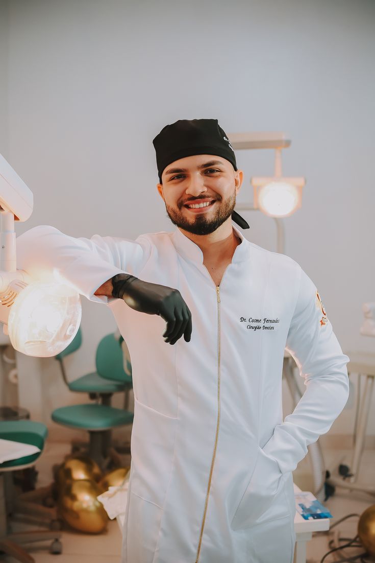 دکتر آرین صفری 